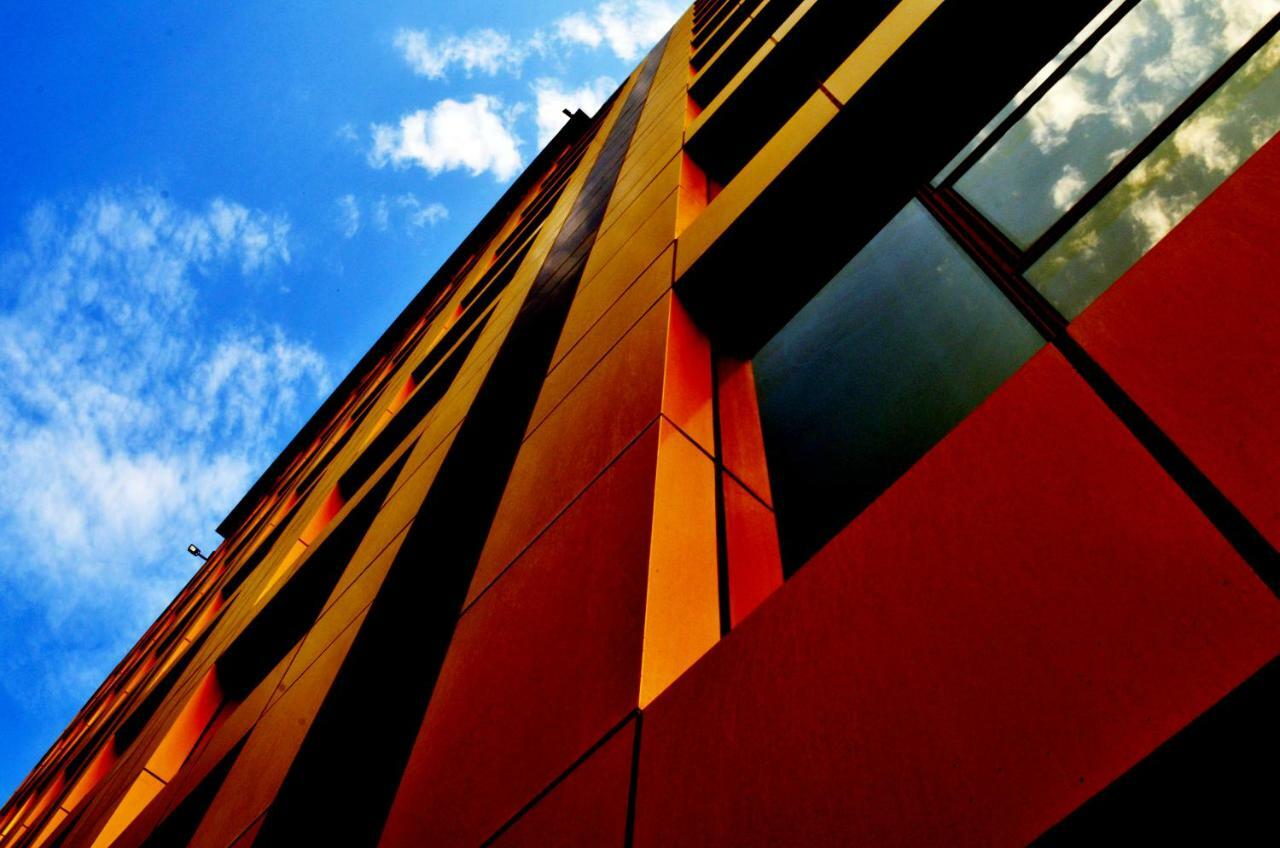 Nooh Tower Lägenhet Al Hidd Exteriör bild